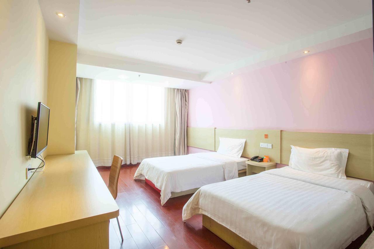 7Days Inn Dongguan Conference & Exhibition Center Room photo